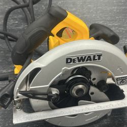 15 Amp Corded 7-1/4 in. Lightweight Circular Saw Tool Only