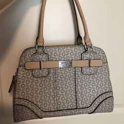 Guess handbag 👜 