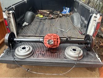 67-70 mustang 8in v8 5 lug rear end