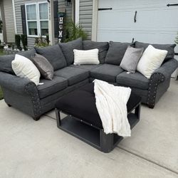 Basset sectional Sofa 