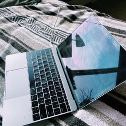 2017 MACBOOK AIR