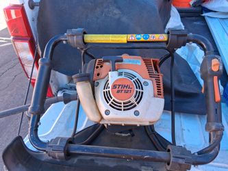 Stihl BT 121 Gas-Powered Earth Auger