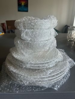 ELEGANT WHITE DISH SET