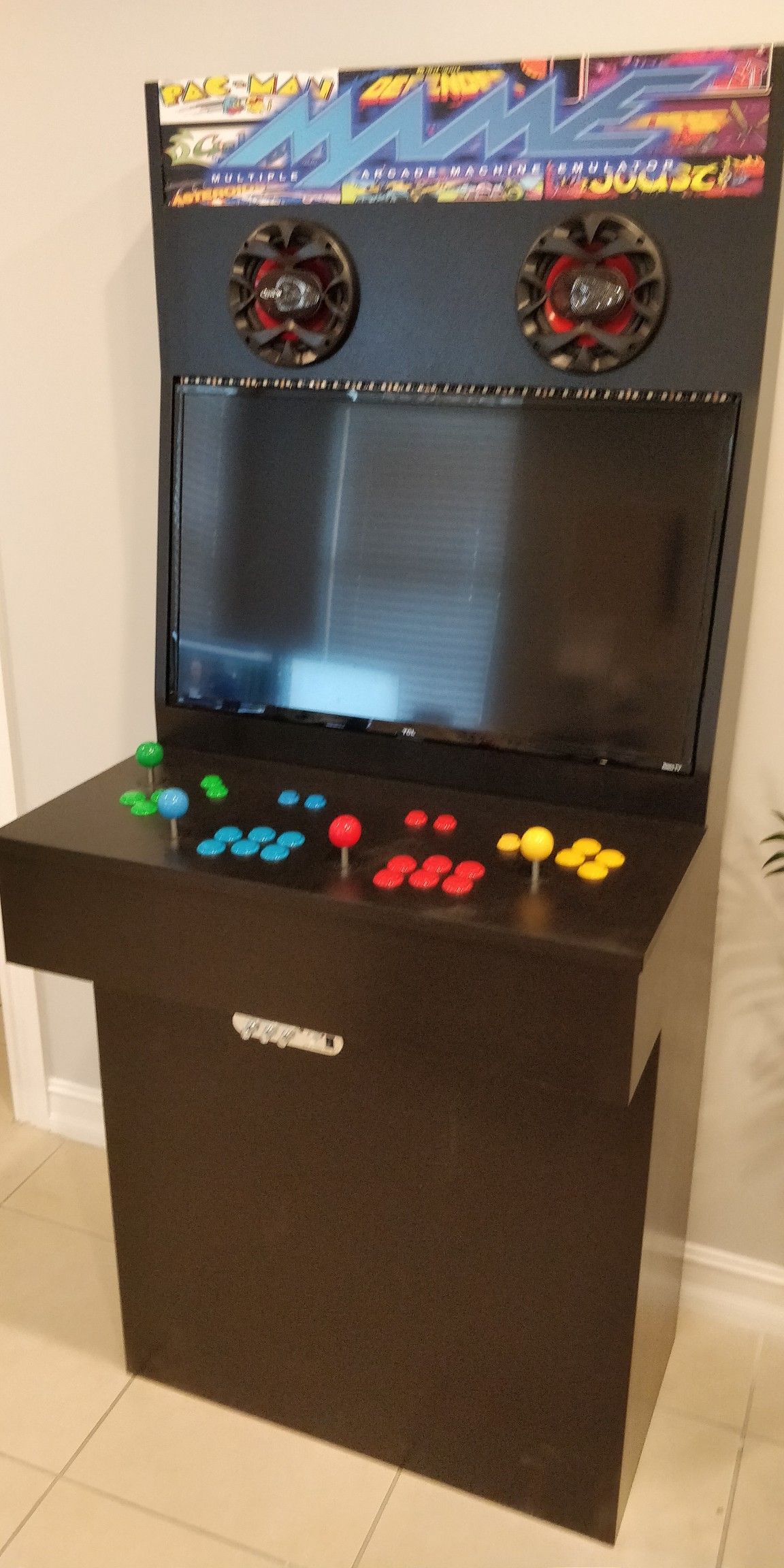 4 Player 2000+ Arcade Machine