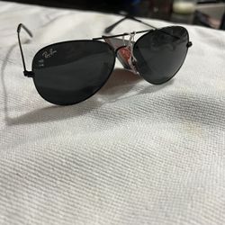 Black Aviators Sunglasses 