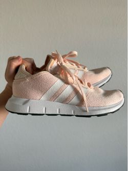 Women’s Adidas sneakers (6.5)