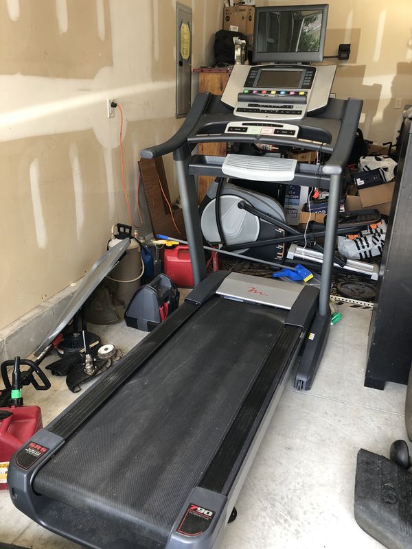 Treadmill (Free motion 790 interactive) for Sale in Chesapeake, VA