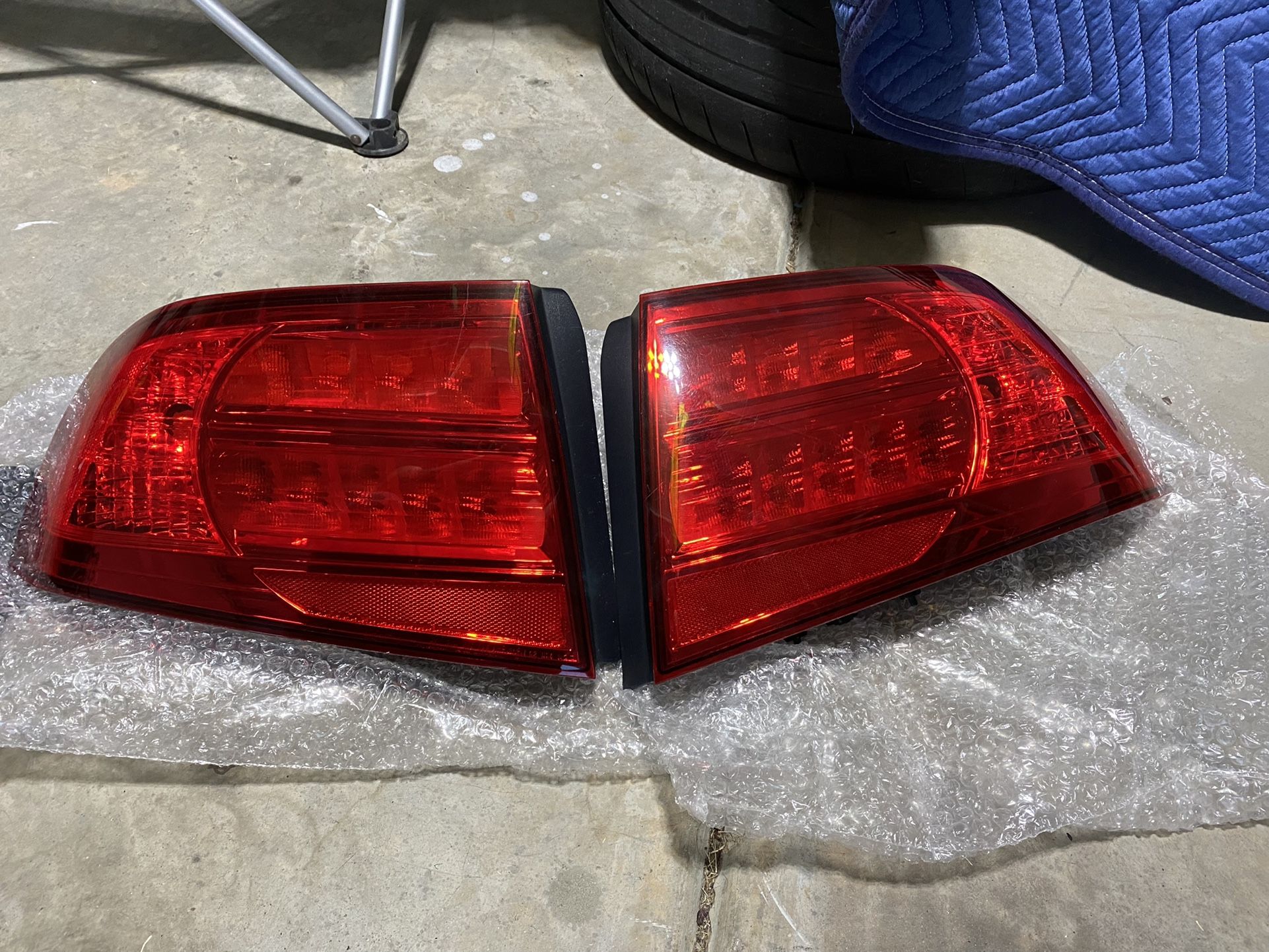 04-08 Acura TL Tail Lights