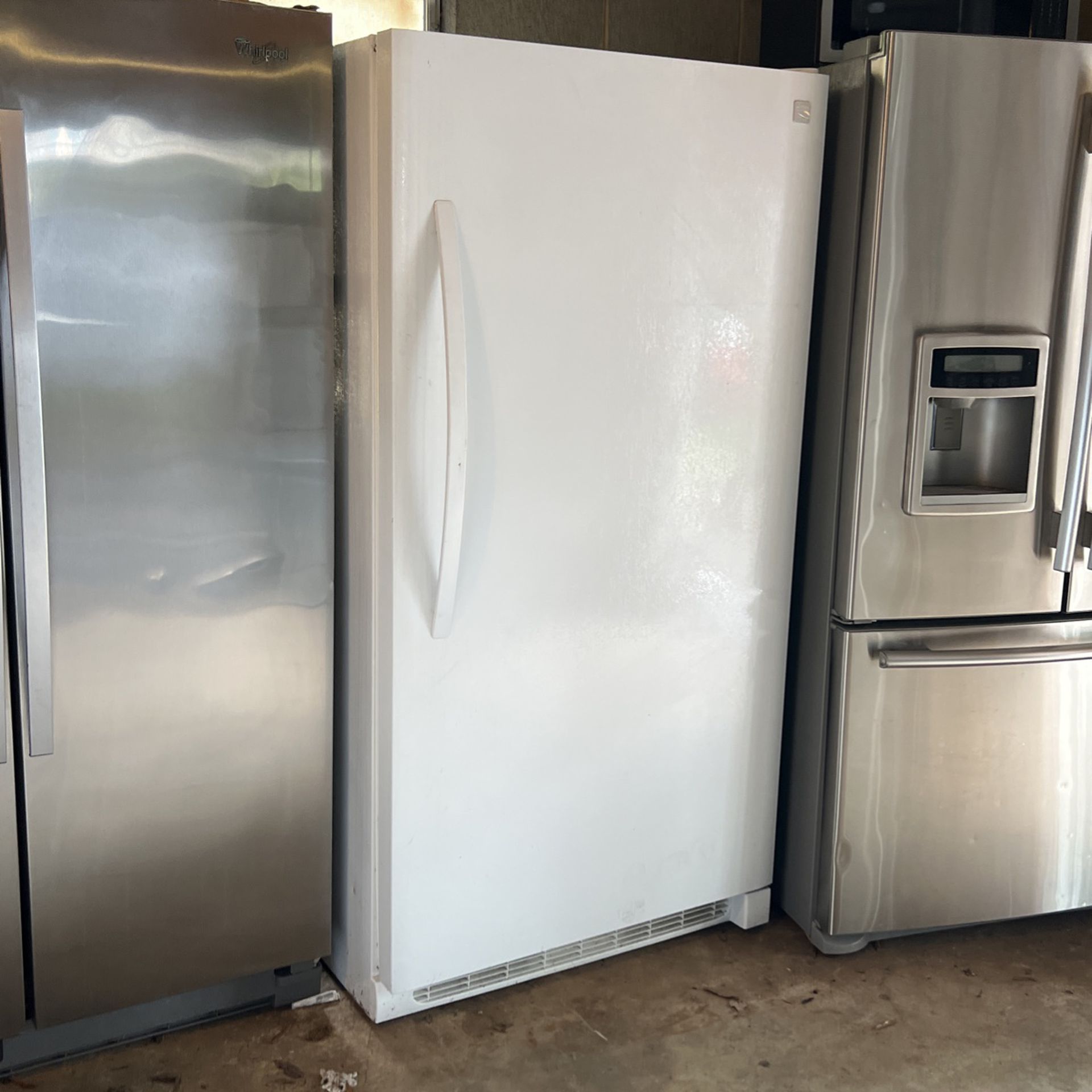 Kenmore upright freezer in very good condition