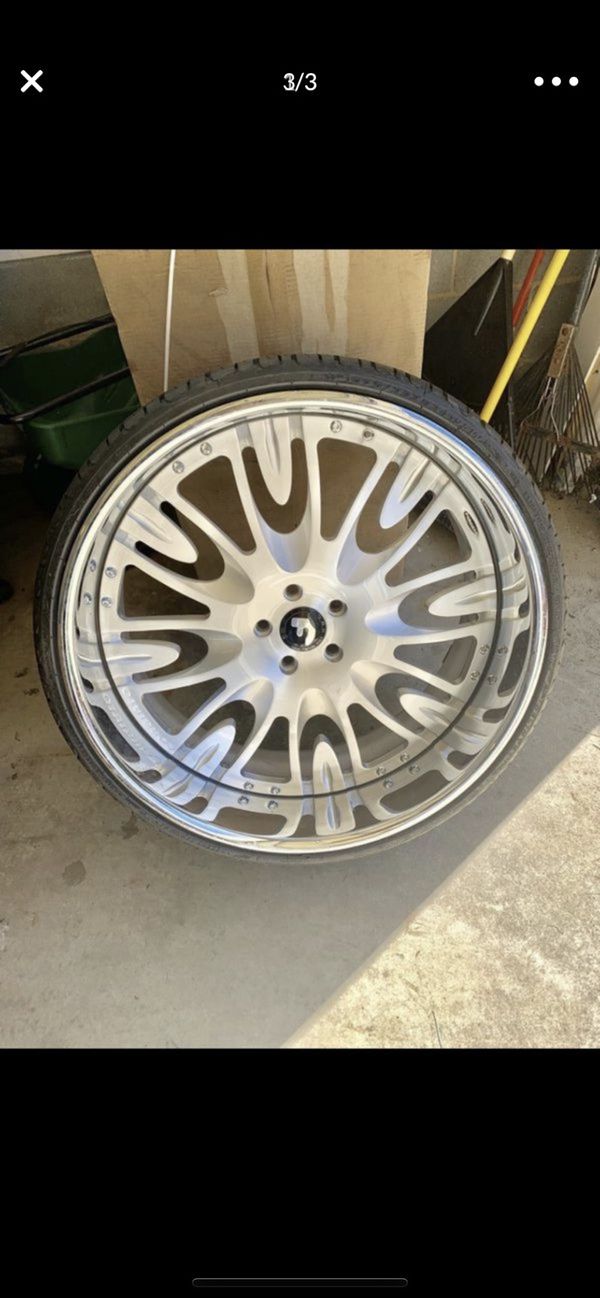 24 inch Rims ( Lug pattern 5 by 120) for Sale in Charlotte, NC