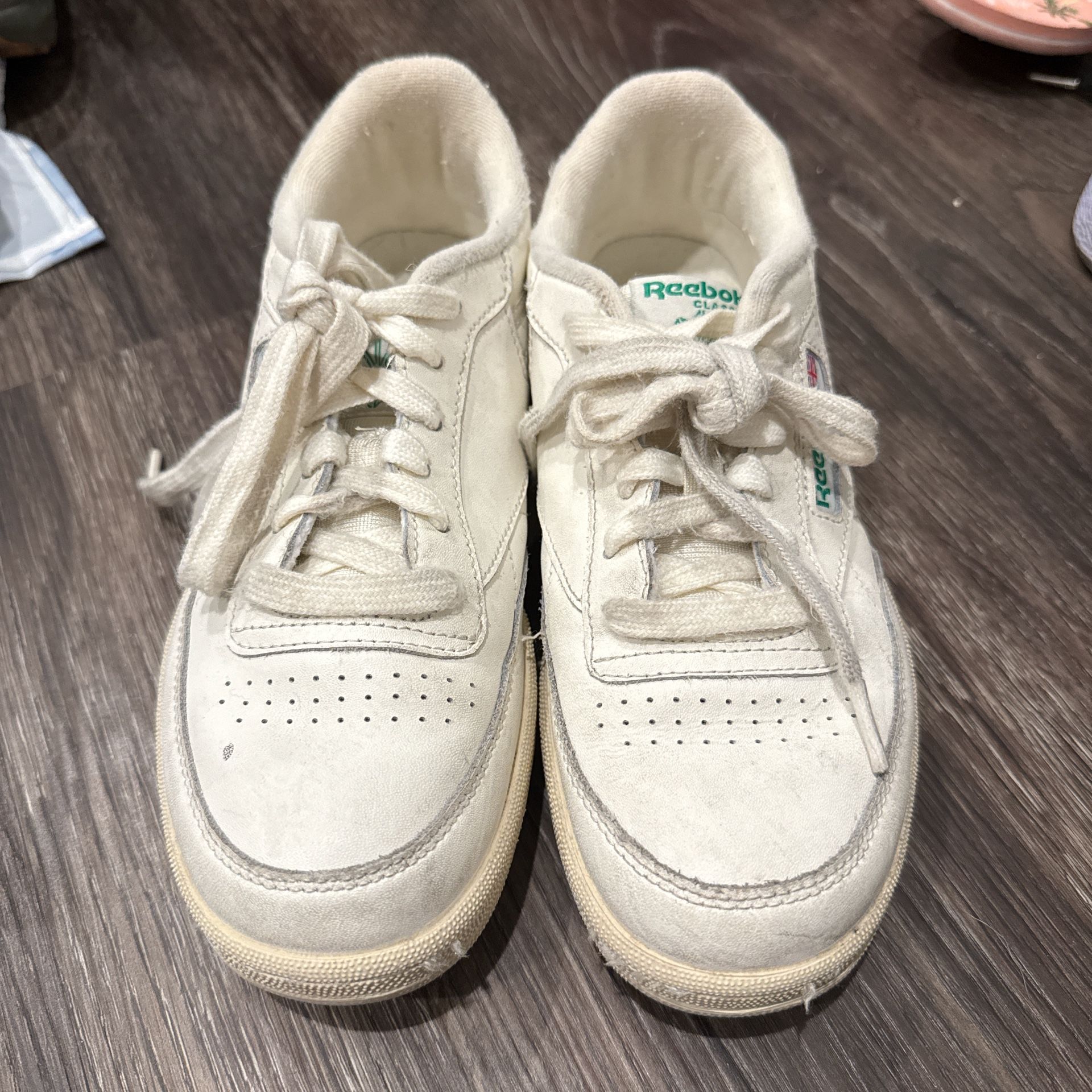 Reebok Classic Club C trainers - white and cream + green logo