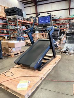 X24 nordictrack Treadmill 40% incline commercial grade running