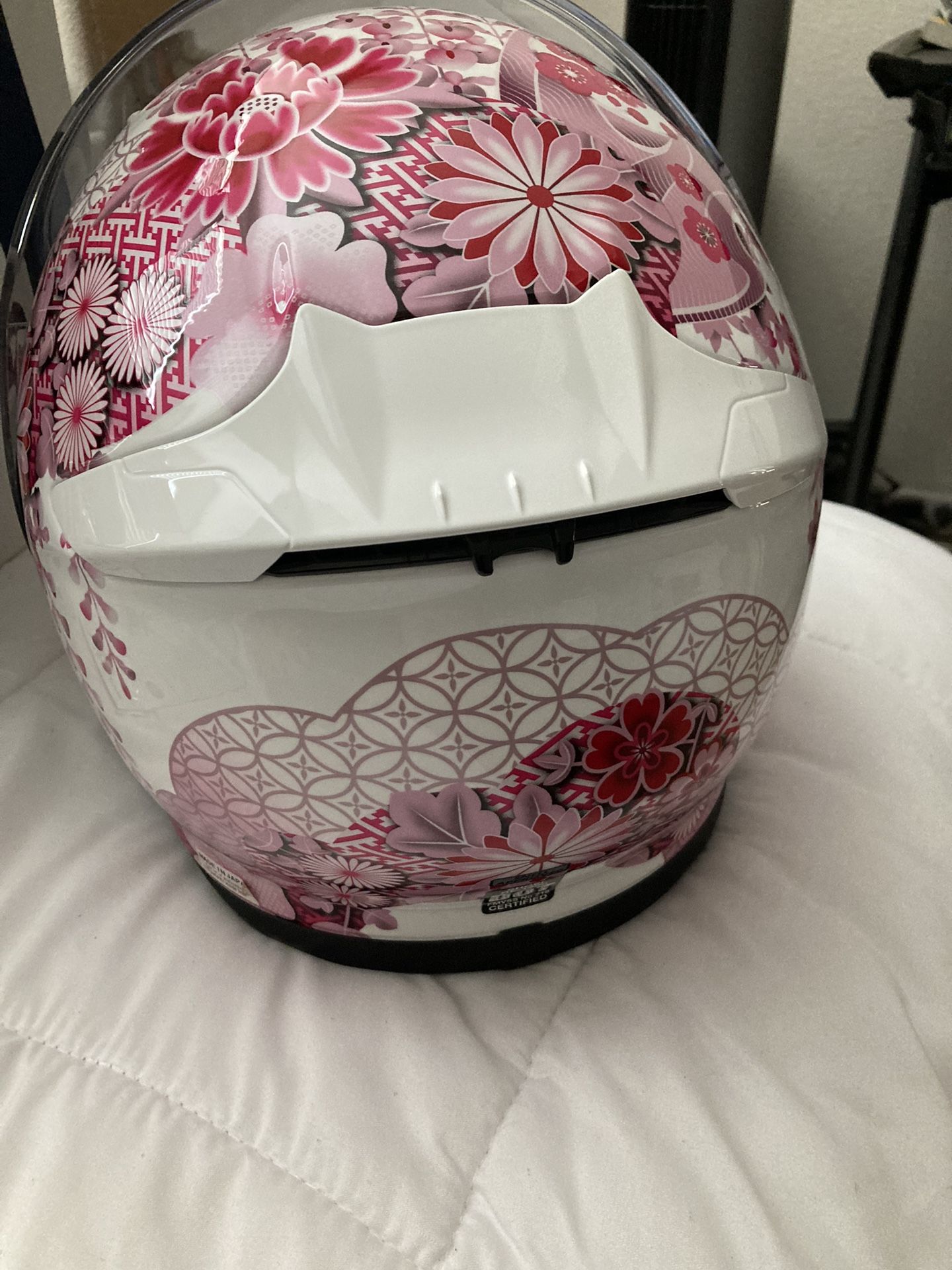 shoei harmonic helmet RF-1200 Its also ready for hydration and includes a breath guard and chin curtain for extra airflow control Shoei Clearance Shoei Z7 Harmonic