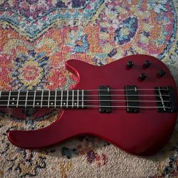 Dean Edge 10 Bass