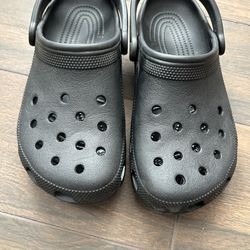 Women’s Crocs size 8