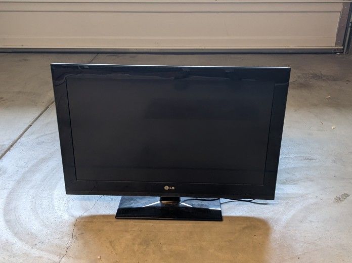 32" LG TV