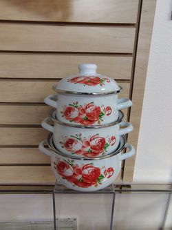 3pc Smaller Cookware / Cooking Pot set - $29.99 ( NEW ) enamel. Pink / Orange . Roses. Floral