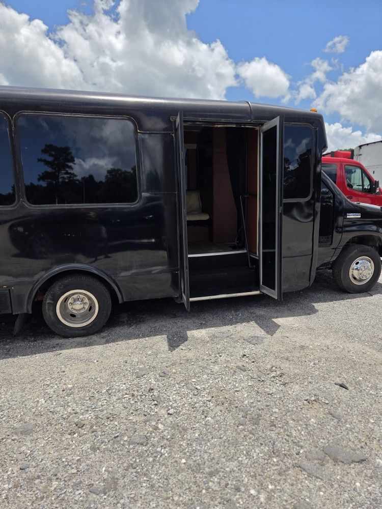 18 Passenger Party Bus $150-$350/hr Only $ 7150 OBO Make Your Money Back Fast!!!