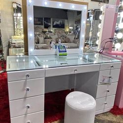 New 🍫$10 Down Payment Finance 🚚 Avery White 3 Piece Vanity Set 