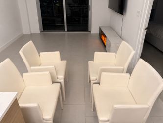 Set of 4 Modern White Dining Chairs – Excellent Condition