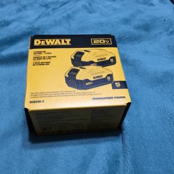2 NEW DEWALT BATTERIES 5AH PACK OF 2 