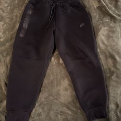 Nike tech sweatpants