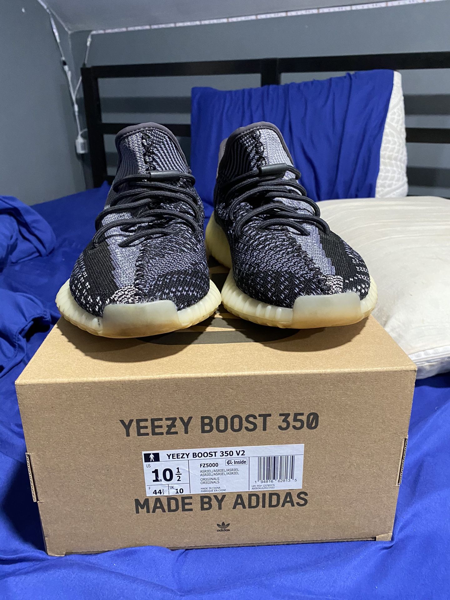 Used Yeezy 350 Carbon 