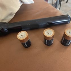 3 D Batteries  Maglite Flashlight