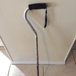 Adjustable walking cane $10