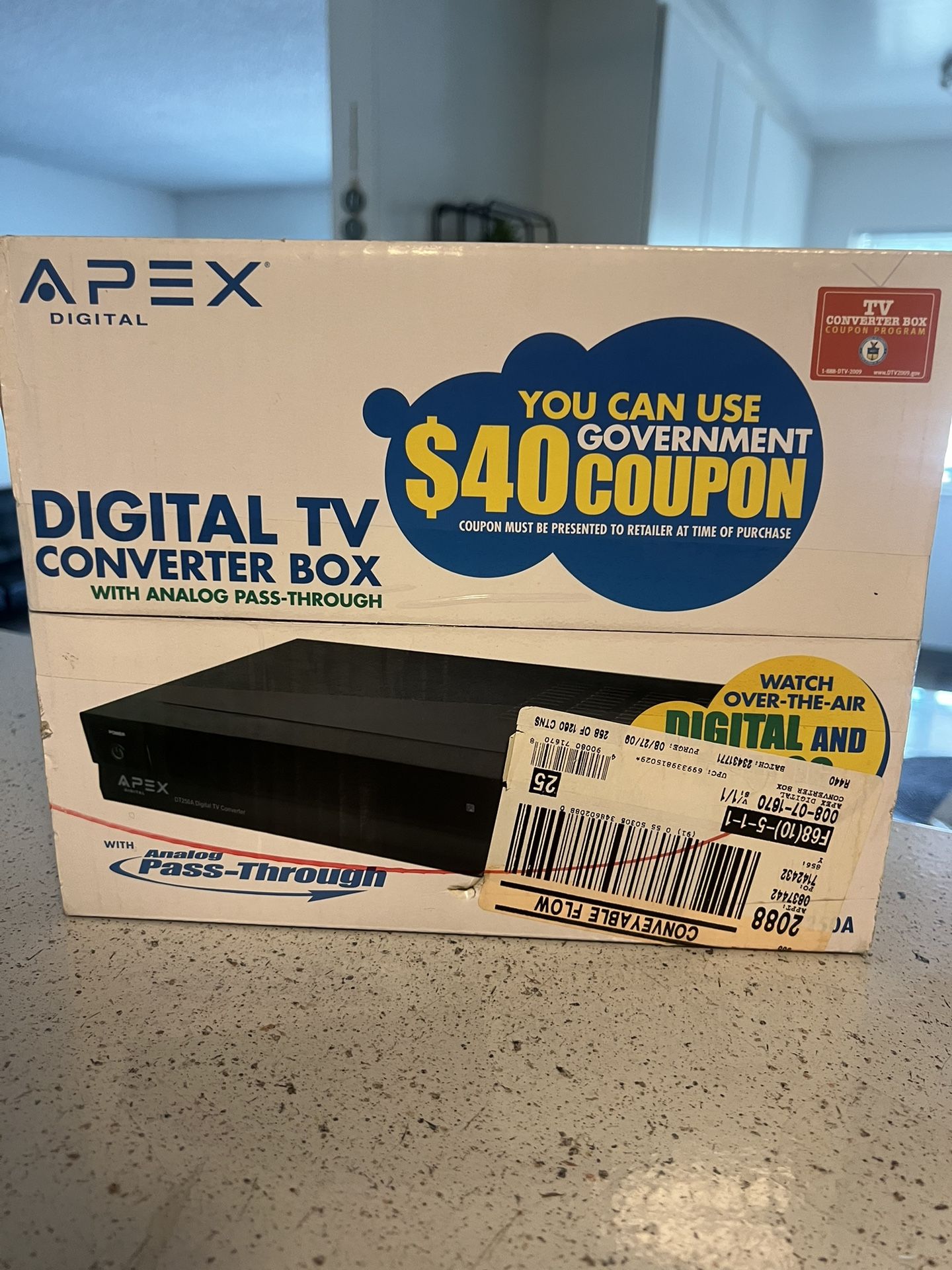 Digital TV converter box