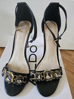 Sexy women's Aldo Pump Size 8