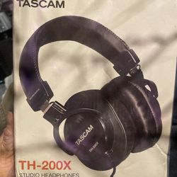 Tascam Th200x Studio Headphones 
