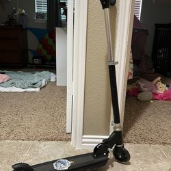 Jetson Scooter With Lights On Bottom