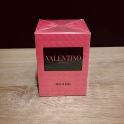 Valentino Donna Born in Roma