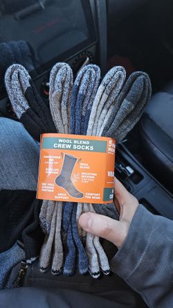 5 Pairs Of Outdoor Weatherproof Crew Socks