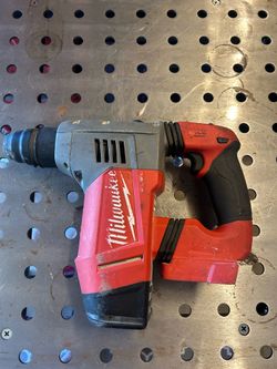 Milwaukee M18 FUEL 18V Lithium-Ion Brushless Cordless 1-1/8 in. SDS-Plus Rotary Hammer.