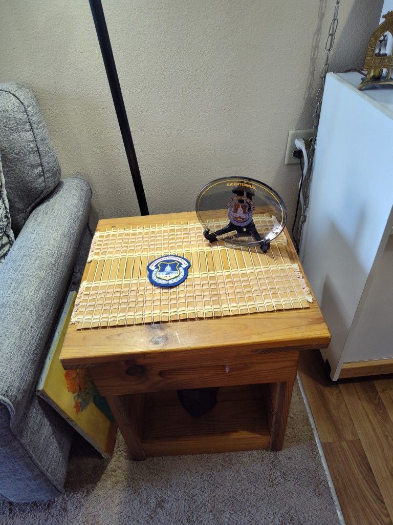 $30 - Solid Wood Nightstand With Drawer And Shelf