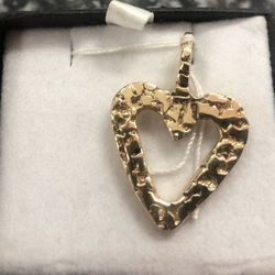 14k Nugget Style Heart Pendant 5.6 Grams Make Offer