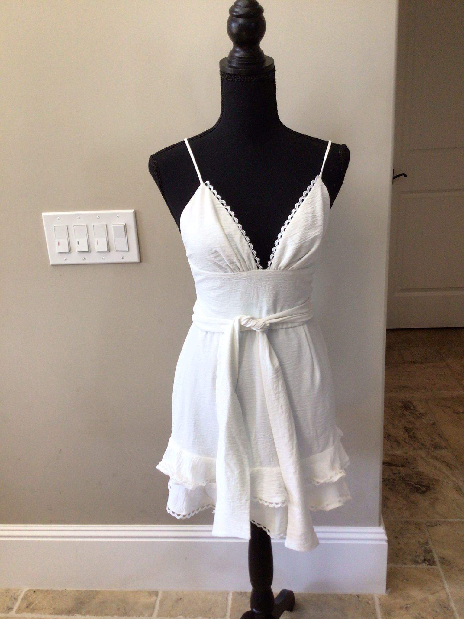 New With Tags Lucy In The Sky White Sundress
