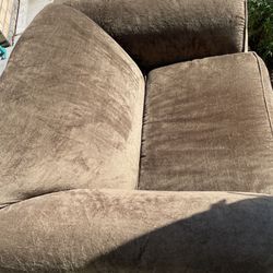 New Condition Big Green Chair 