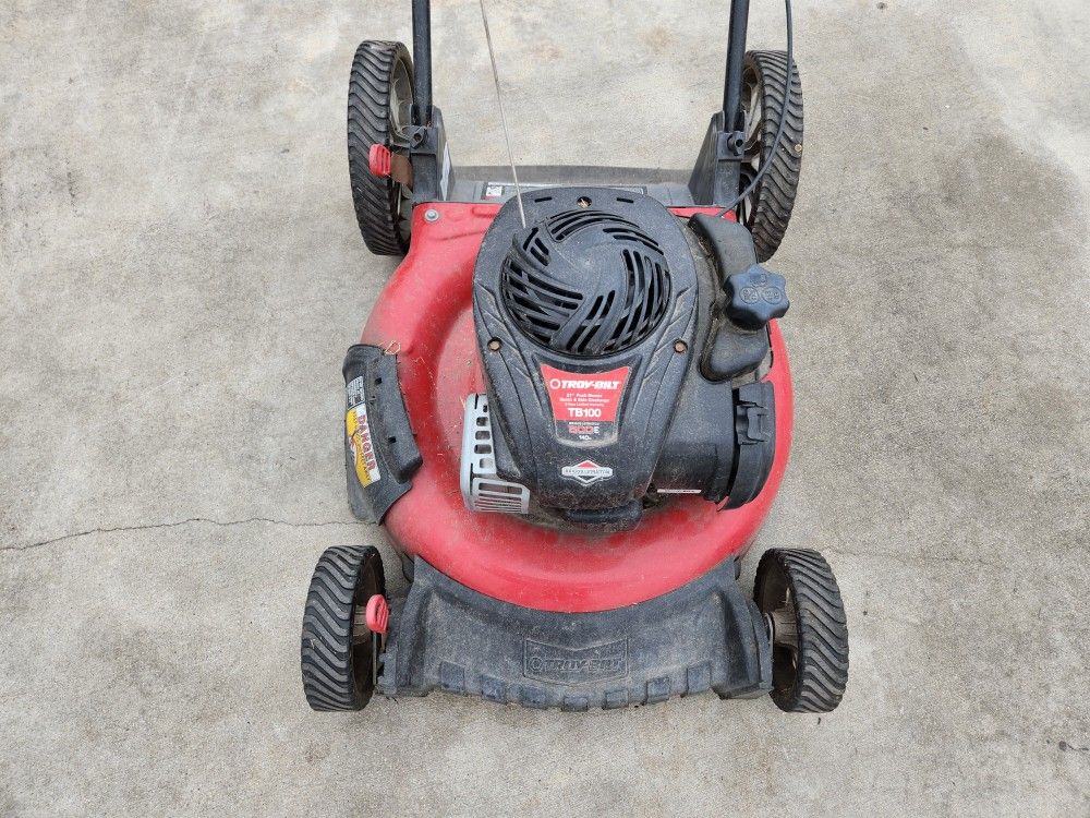 Used Lawn Mower Works Great No Catcher
