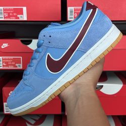 Nike SB Dunk Low Phillies