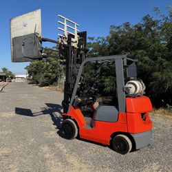 Forklift 