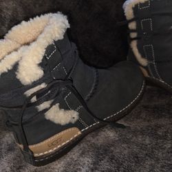 UGG Caspia Womens Size 6 Black Suede Shearling Lace Up Winter Snow Ankle Boots