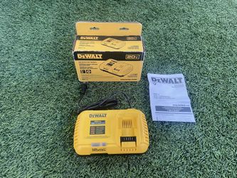 Dewalt Fast Charger Rapid 12 Amps Model DCB1112