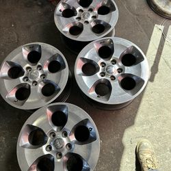 Used Set Of 18” Jeep Stock Wheels Lug Pattern Shown In Picture 