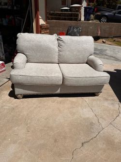 Couch set