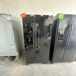 Whirpool Black Side By Side Refrigerator 33”