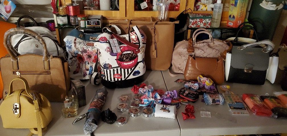 Nicole Lee and Nikki By Nicole Lee Tote Bags