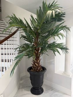 Florida Tropical Style Large Potted Faux Indoor Silk Palm Tree! Excellent condition   Pot 30in Diameter 8ft tall